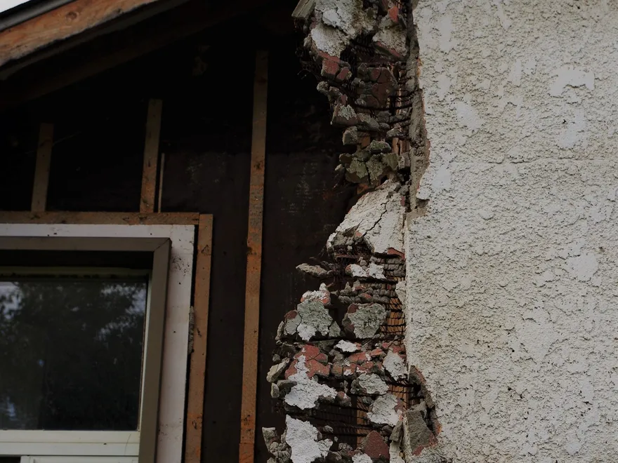 Toiture en fibrociment susceptible de contenir de l’amiante