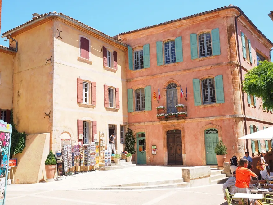 Immeuble en copropriété vu depuis la rue