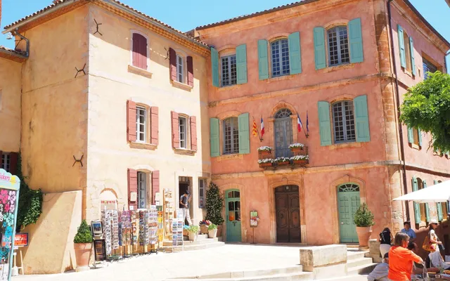 Immeuble en copropriété vu depuis la rue